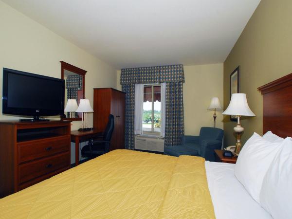 Quality Inn & Suites Germantown North : photo 3 de la chambre chambre lit queen-size - non-fumeurs