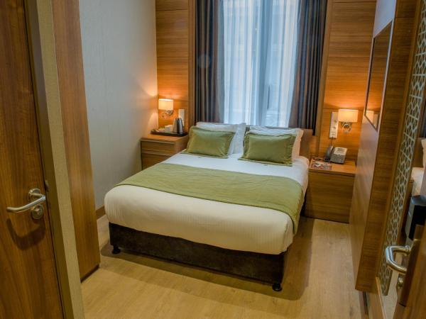 Grand Hotel Downtown : photo 2 de la chambre petite chambre double