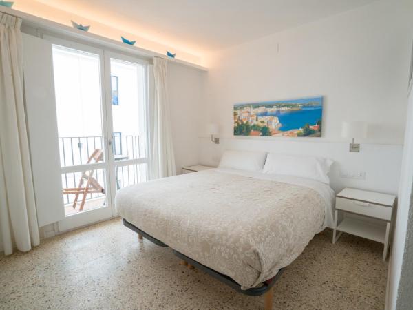 Hostal Marina Cadaqués : photo 4 de la chambre chambre double avec balcon