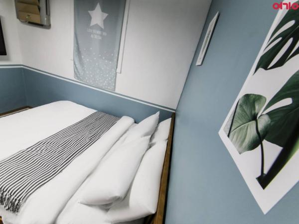 Sinchon Sisters Hostel : photo 6 de la chambre chambre double