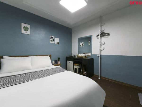 Sinchon Sisters Hostel : photo 3 de la chambre chambre double