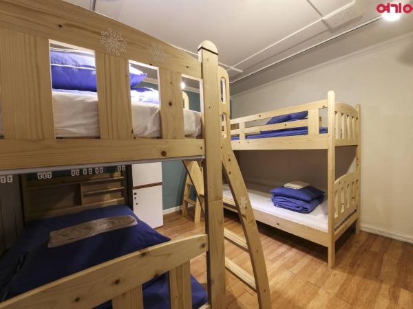 Sinchon Sisters Hostel : photo 3 de la chambre lit dans dortoir pour femmes de 4 lits