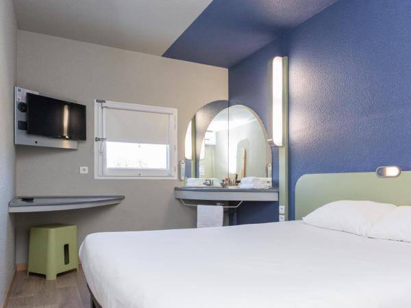 Ibis Budget Sisteron : photo 2 de la chambre chambre double avec grand lit