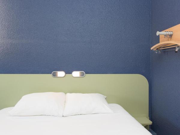 Ibis Budget Sisteron : photo 6 de la chambre chambre triple avec lit superposé