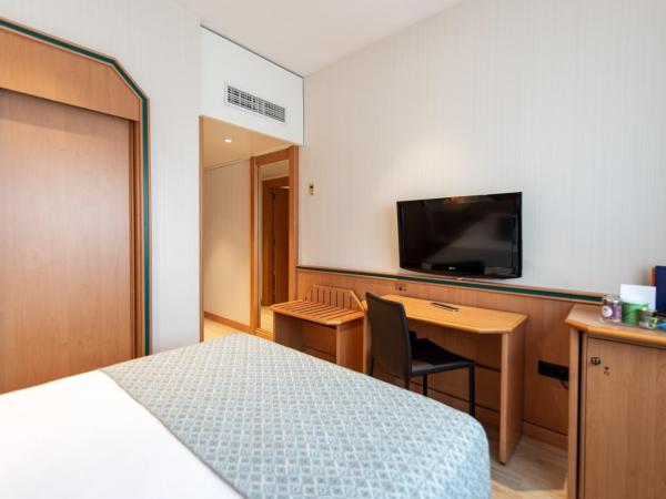 Hotel Praga : photo 3 de la chambre chambre double basique