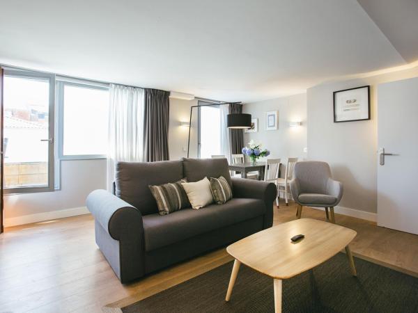 Legazpi Doce Rooms & Suites : photo 3 de la chambre appartement de grand standing avec terrasse