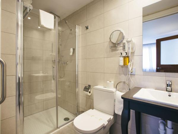 Legazpi Doce Rooms & Suites : photo 8 de la chambre appartement de grand standing avec terrasse