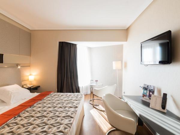 Mercure Monte Igueldo : photo 2 de la chambre chambre lits jumeaux standard - vue sur montagne