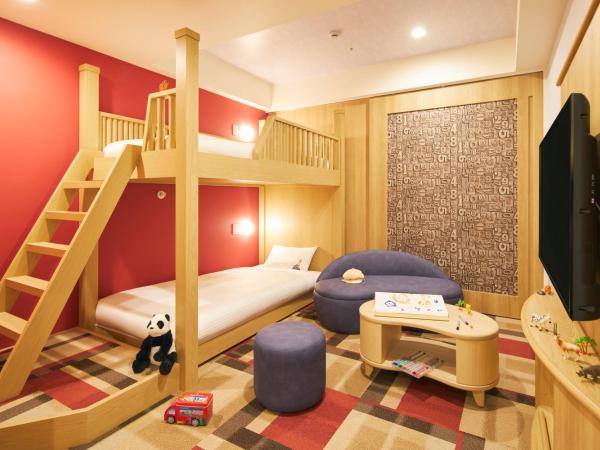 Art Hotel Osaka Bay Tower : photo 2 de la chambre chambre familiale - non-fumeurs