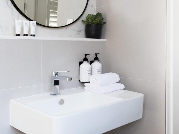 The Baxley Bondi : photo 9 de la chambre chambre lit queen-size avec salle de bains privative