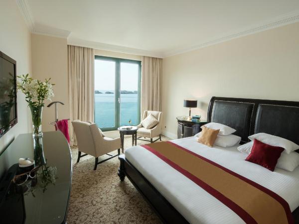 Royal Princess Hotel : photo 10 de la chambre suite de luxe avec balcon - vue sur mer