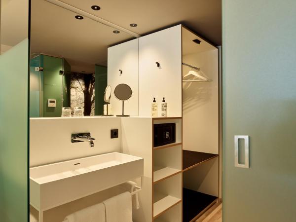 Schwabinger Wahrheit by Geisel : photo 3 de la chambre chambre double standard