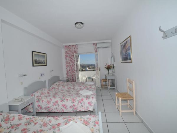 King Thiras Hotel : photo 1 de la chambre chambre triple