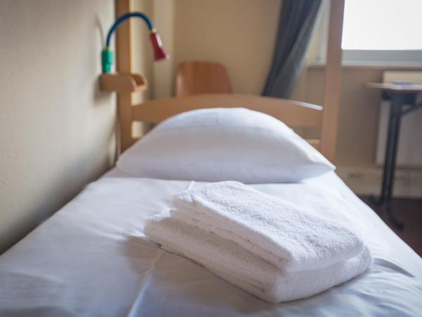 acama Hotel & Hostel Kreuzberg : photo 6 de la chambre chambre triple