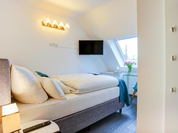 Hotel Atlanta : photo 3 de la chambre chambre simple avec salle de bains extérieure privative