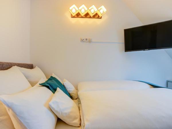 Hotel Atlanta : photo 2 de la chambre chambre simple avec salle de bains extérieure privative