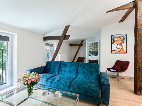 Cinema Apartments : photo 3 de la chambre suite deluxe avec lit king-size