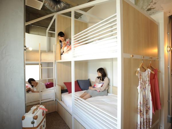 CAFETEL Kyoto Sanjo for Ladies : photo 2 de la chambre chambre quadruple avec salle de bains commune - réservée aux femmes