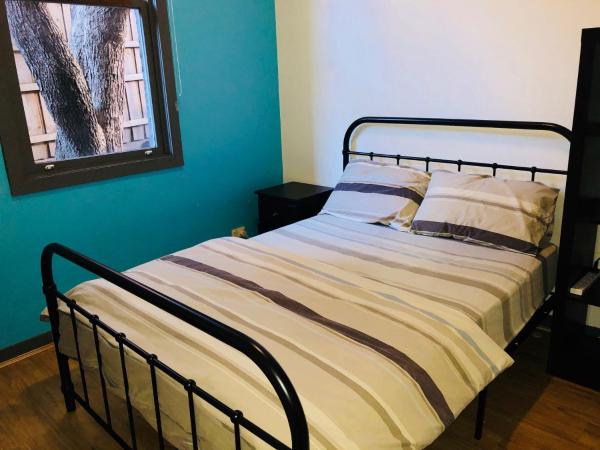 South Yarra Hostel : photo 2 de la chambre chambre double avec salle de bains commune