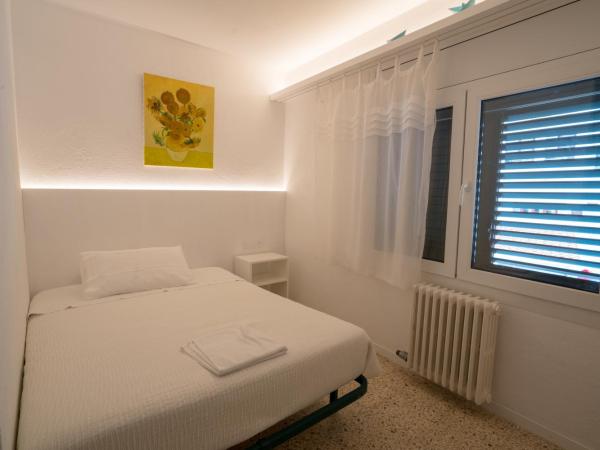 Hostal Marina Cadaqués : photo 2 de la chambre chambre simple Économique