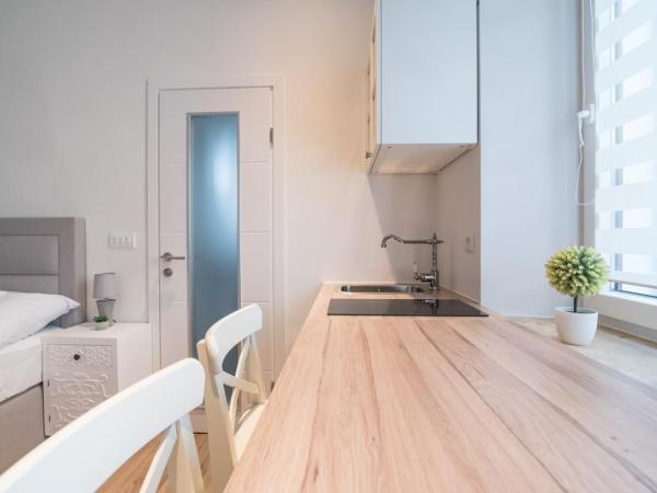 Leona Deluxe Apartments : photo 7 de la chambre chambre double