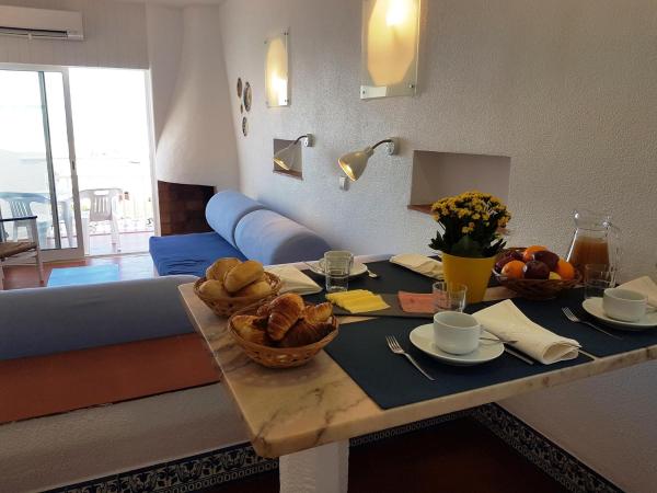 Apartamentos Turisticos Soldoiro : photo 2 de la chambre studio - vue sur mer