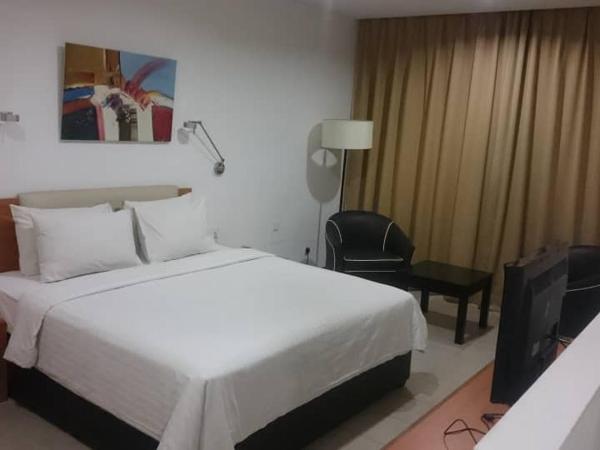 Gloria Swiss Hotel & Apartment Sandakan : photo 2 de la chambre chambre lit king-size supérieure