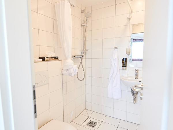 Aparthotel Marion Weber : photo 3 de la chambre petite chambre simple avec salle de bains