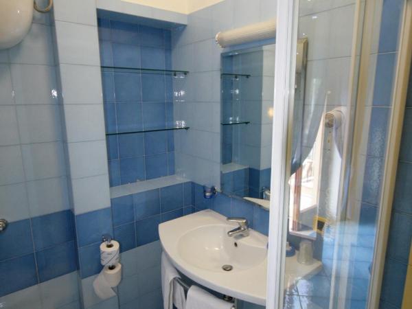 Hotel Leone : photo 3 de la chambre chambre lits jumeaux avec balcon