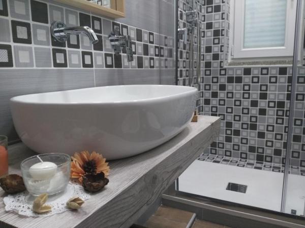 TORRE ANGELLARA B&B : photo 2 de la chambre chambre simple avec salle de bains extérieure privative