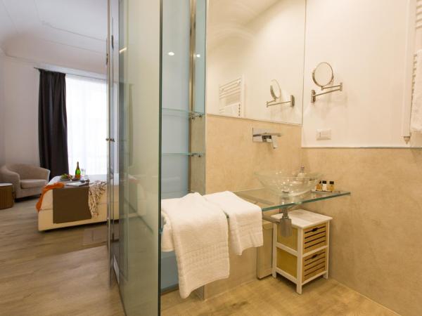 Palermo In Suite Aparthotel : photo 4 de la chambre appartement avec douche