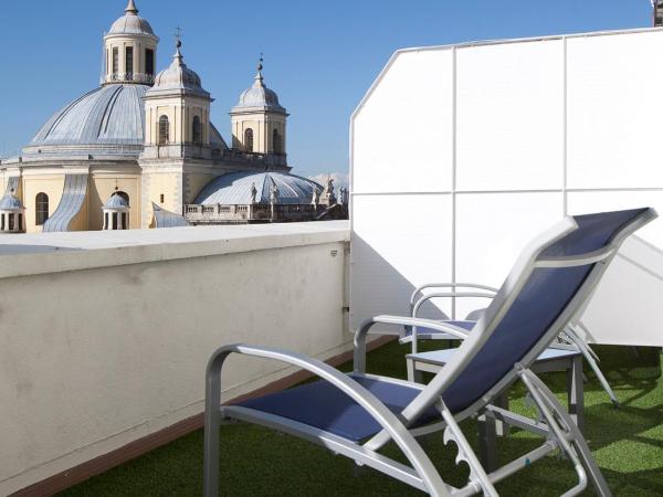 HRC Hotel : photo 1 de la chambre chambre double ou lits jumeaux avec terrasse