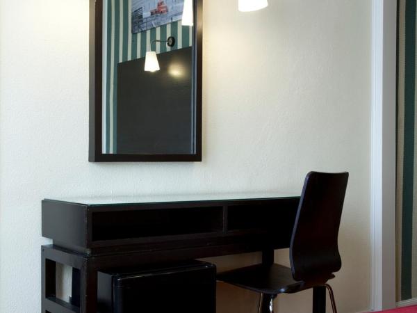 HRC Hotel : photo 3 de la chambre chambre lits jumeaux