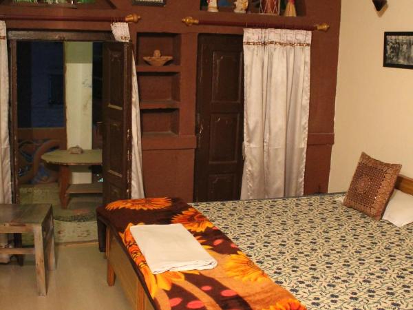 Kesar Heritage Boutique Home Stay : photo 5 de la chambre chambre double avec balcon