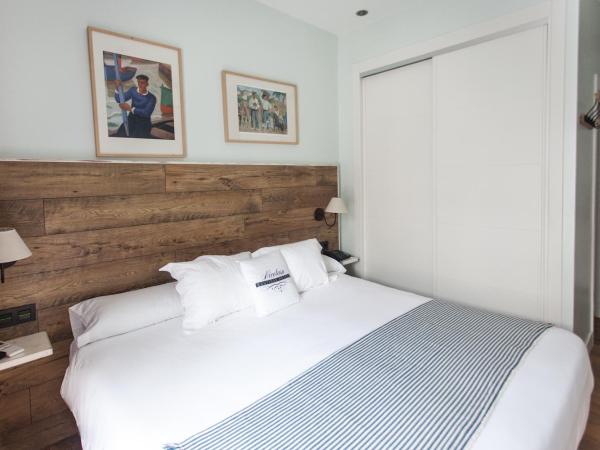 Aldamar : photo 3 de la chambre chambre double ou lits jumeaux avec balcon