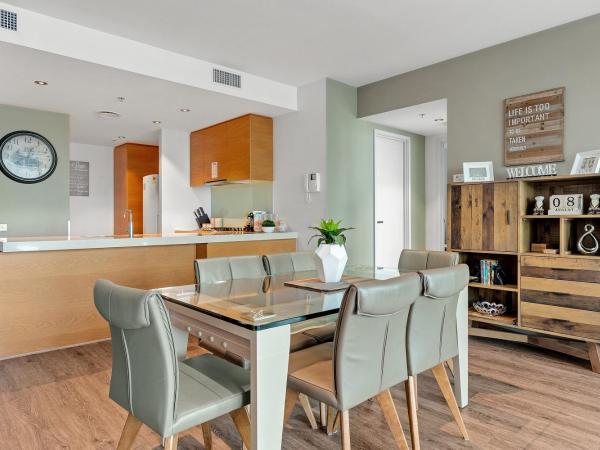 Docklands Private Collection - NEWQUAY : photo 10 de la chambre appartement newquay 2 chambres, 2 salles de bains - vue sur port de plaisance