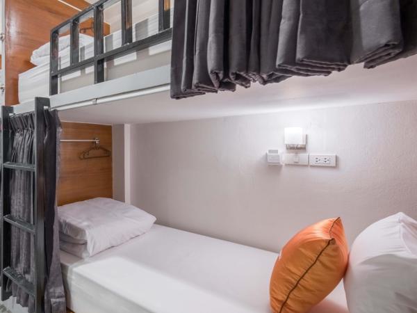 Tiny Taladnoi Hostel : photo 8 de la chambre lit dans dortoir pour femmes de 4 lits