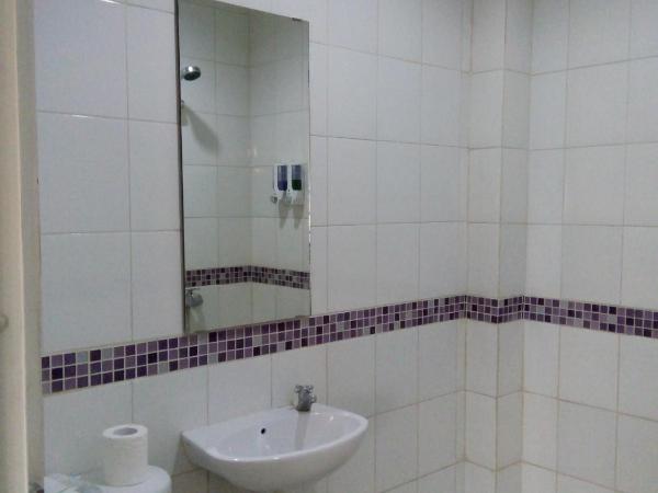 Ethan Hotel Kelapa Gading : photo 1 de la chambre suite