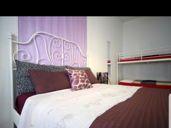 Family Hostel Milano : photo 6 de la chambre chambre double ou lits jumeaux avec salle de bains commune
