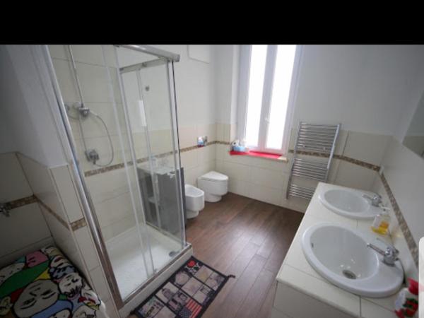 Family Hostel Milano : photo 8 de la chambre chambre triple avec salle de bains commune