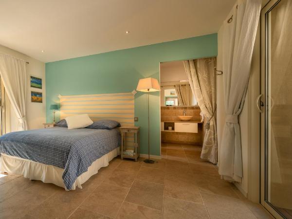 Les Trois Oliviers : photo 1 de la chambre chambre double deluxe avec douche