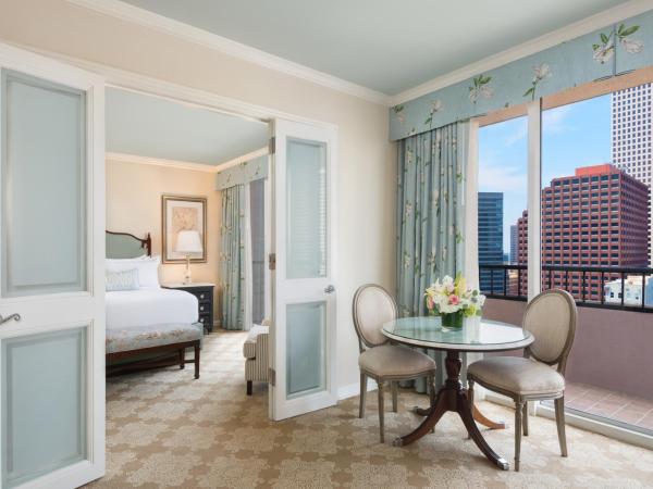 The Windsor Court : photo 4 de la chambre premium suite two queen bed