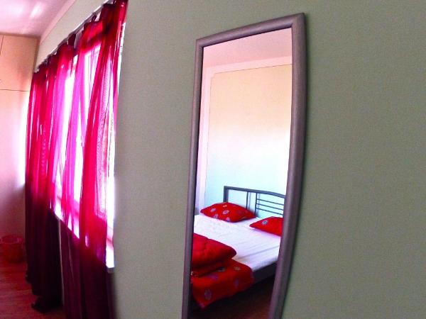 Backpackers Fairytale Hostel : photo 3 de la chambre chambre double avec salle de bains commune