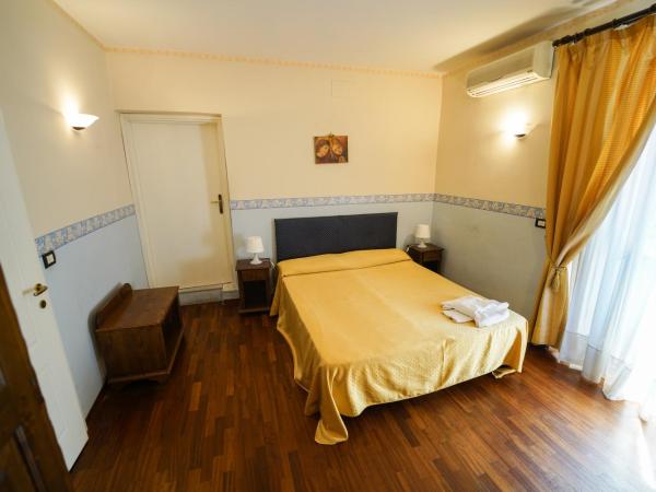 Stesicorea Palace : photo 6 de la chambre chambre double ou lits jumeaux - vue sur ville