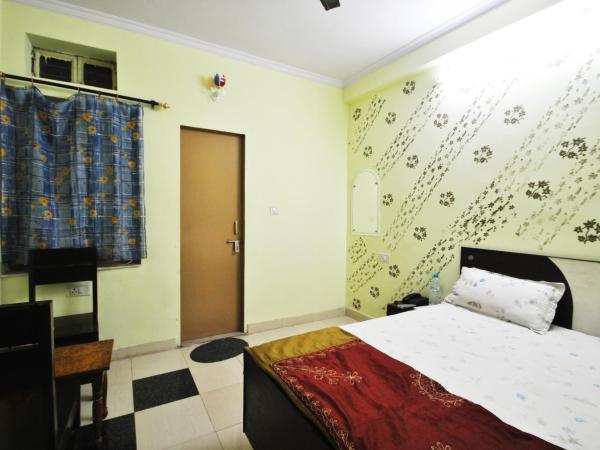 Satkar Hotel : photo 4 de la chambre chambre double standard avec ventilateur