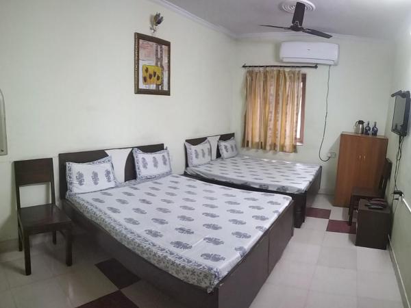 Satkar Hotel : photo 4 de la chambre chambre familiale supérieure