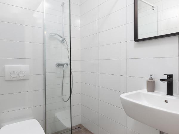 SUBTUB Hostel Makarska : photo 4 de la chambre chambre double avec salle de bains privative