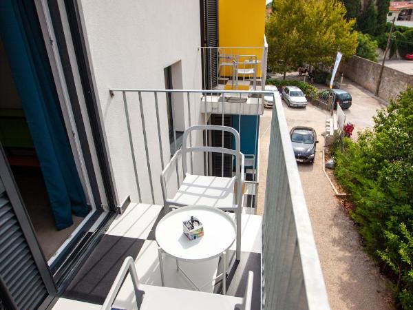 SUBTUB Hostel Makarska : photo 3 de la chambre chambre double avec salle de bains privative