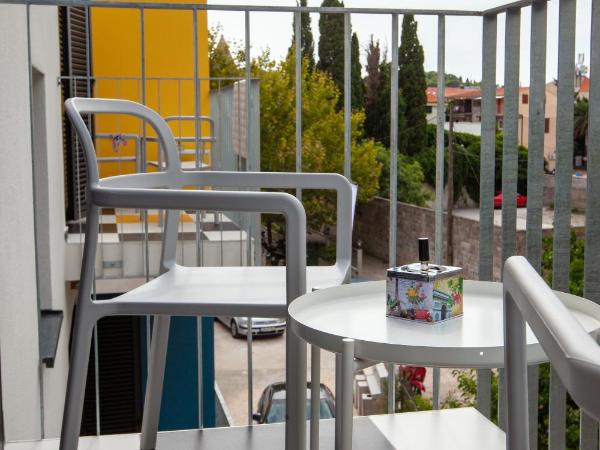 SUBTUB Hostel Makarska : photo 5 de la chambre chambre double avec salle de bains privative