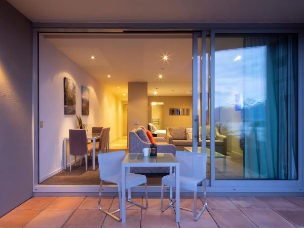 Highview Apartments : photo 4 de la chambre appartement 1 chambre - vue sur lac